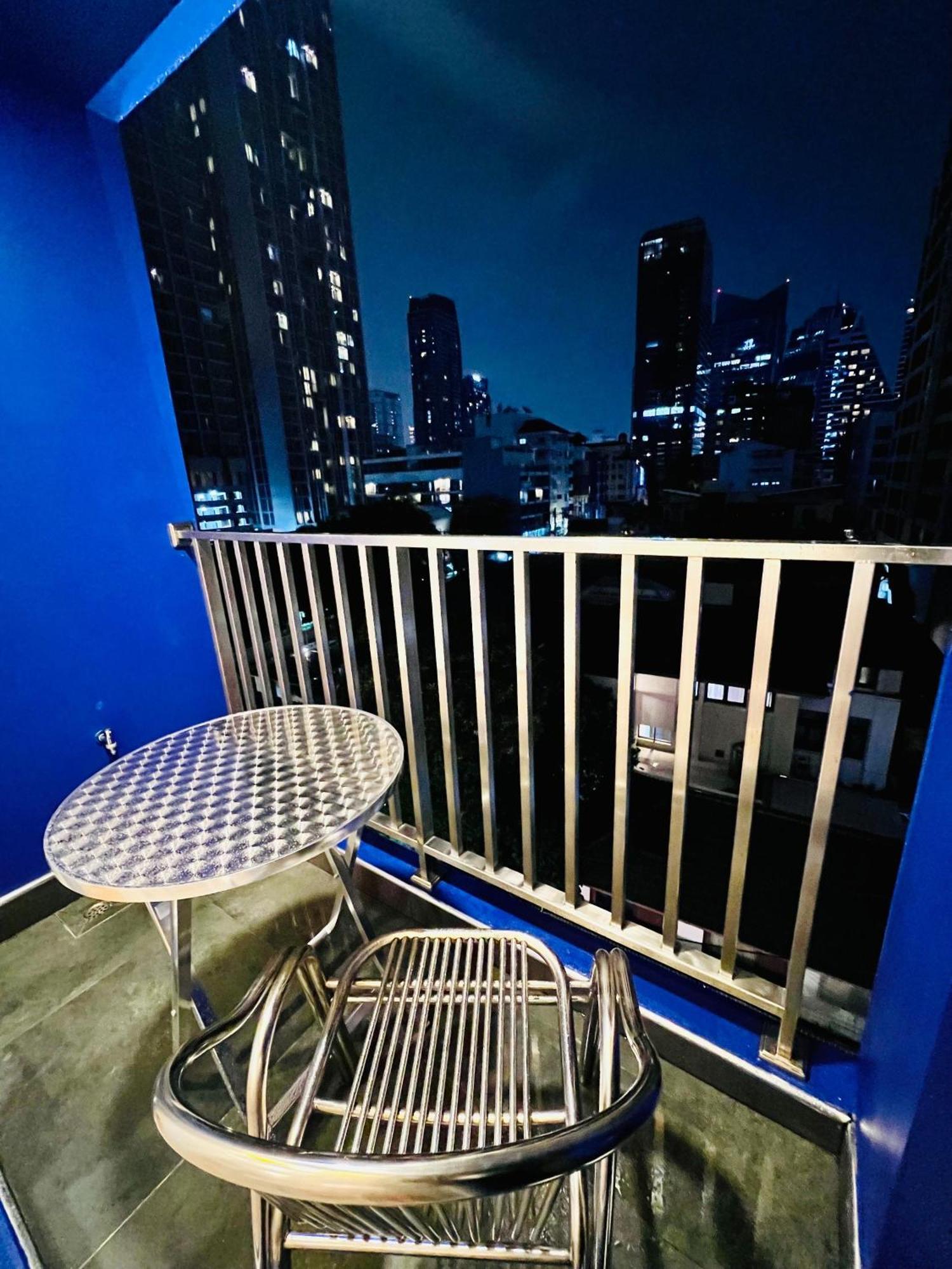 Emiri Hotel - Nana Bangkok Exterior photo